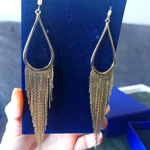 🔥 Final sale🎈GUESS _Gold drop earrings _ - Picture 6 of 8